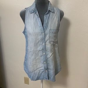 Cloth and stone size small sleeveless denim button down